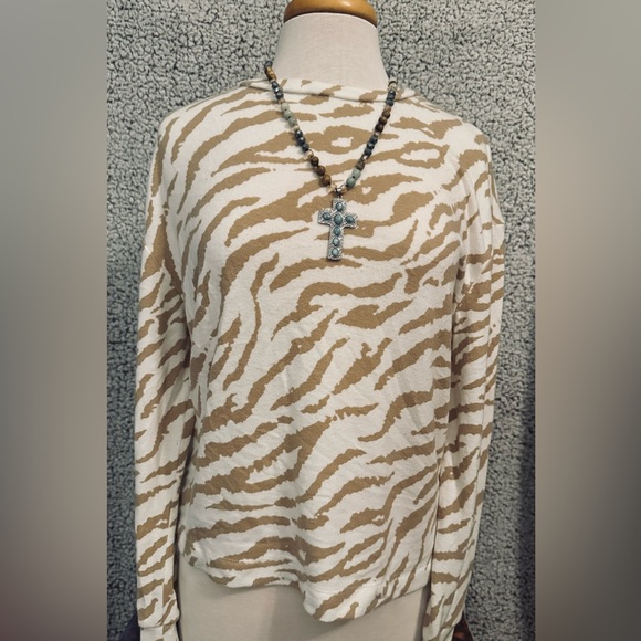 Time and Tru Tan and Cream Long Sleeve Top - Picture 1 of 2